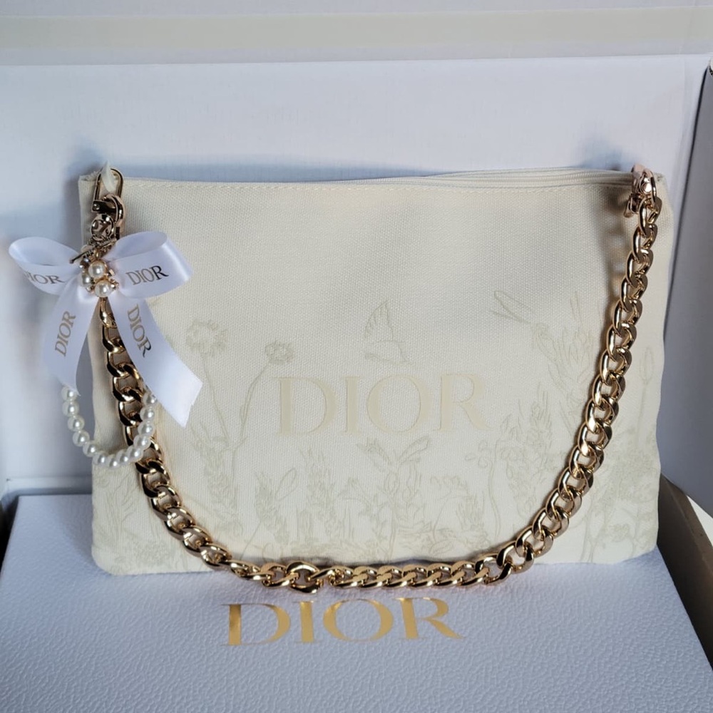 Dior Cream Pouch with Gold Chain - Picture 2 of 7